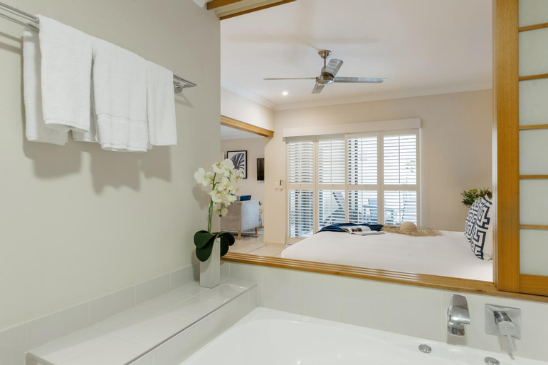 Bathroom 14