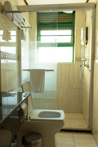 Bathroom 2, Highlands Suites Hotel, Gasabo