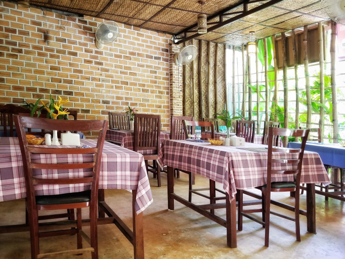 Food & Drinks 2, Angkor Breeze Central, Siem Reap