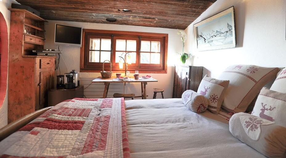 Bedroom 4, Hôtel Les Chalets de Philippe avec Jacuzzis privatifs, Haute-Savoie