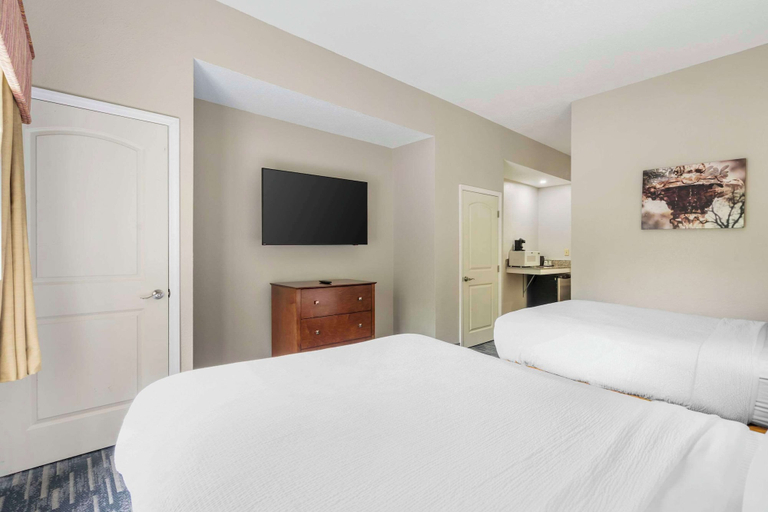 Bedroom 2, Country Inn & Suites by Radisson, Pickerington, OH, Fairfield