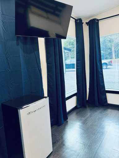 Others 5, Golden Pond Cabins, Oswego