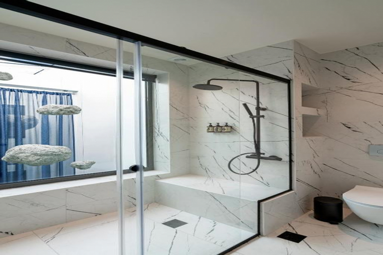Bathroom 3, Woo Suites, Attica