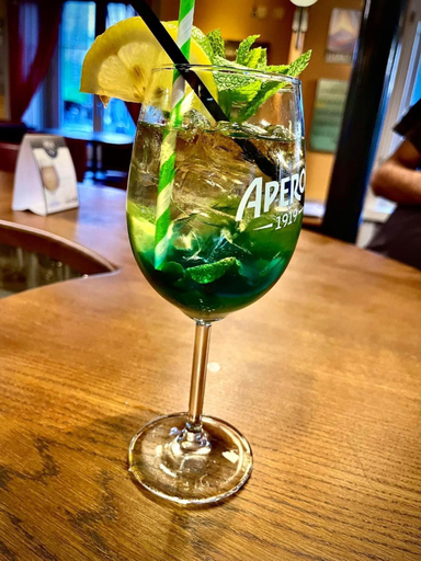 Food & Drinks 5, Hotel de ville d'Yvonand, Jura-North Vaudois