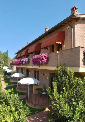 Others 5, ISA-Holiday-Home with swimming-pool in San Gimignano, apartments with air conditioning and private o, Siena