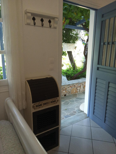 Others 2, Giaglakis Rooms, South Aegean