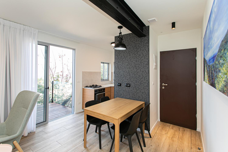 Kitchen 5, Carmel Boutique Exclusive