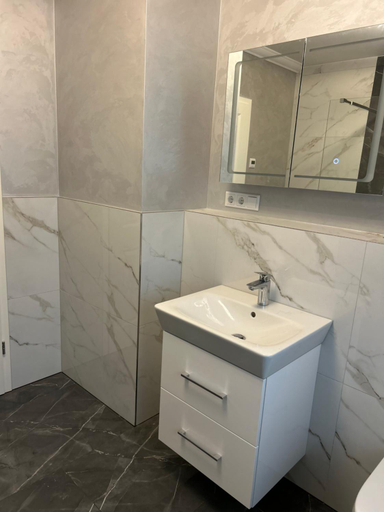 Bathroom 2, FeWo by HD mit Parkplatz, Wallbox, Wintergarten, Lippe