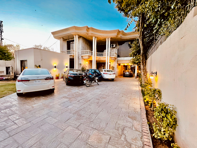 Exterior & Views