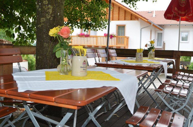 Others 4, Gasthaus Augenstein, Deggendorf