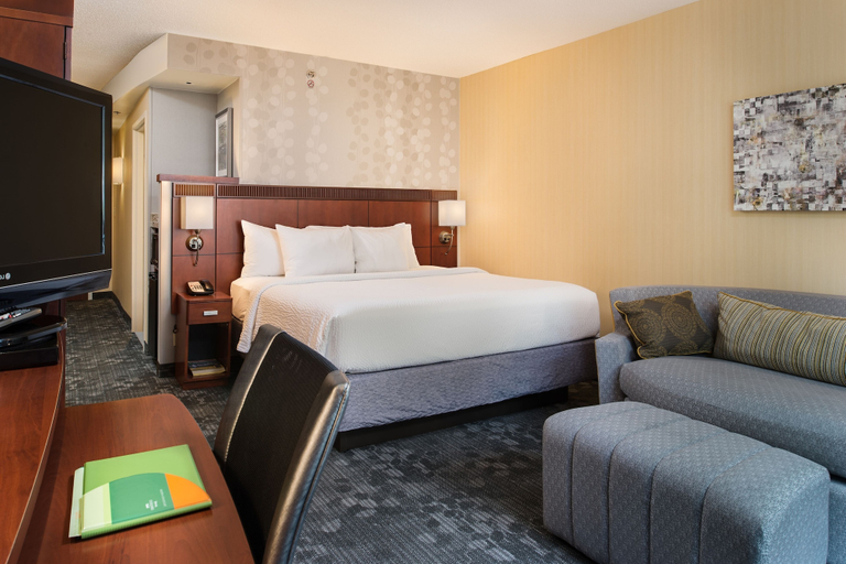 Bedroom 3, Courtyard by Marriott Hanover Lebanon, Grafton