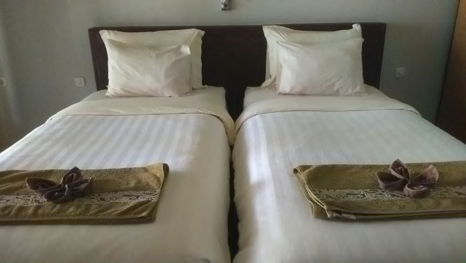 Bedroom 4, Senggigi Cottages Lombok by ZUZU, Lombok