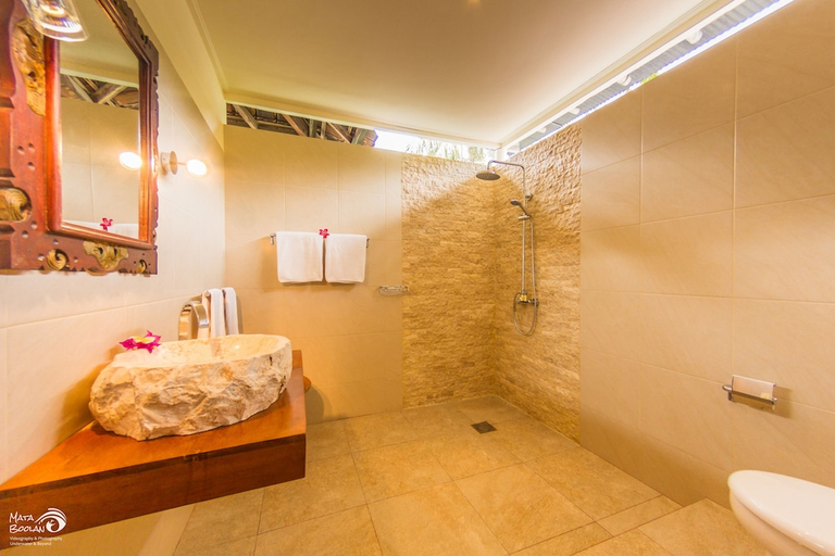 Bathroom 3, Rama Shinta Hotel, Karangasem