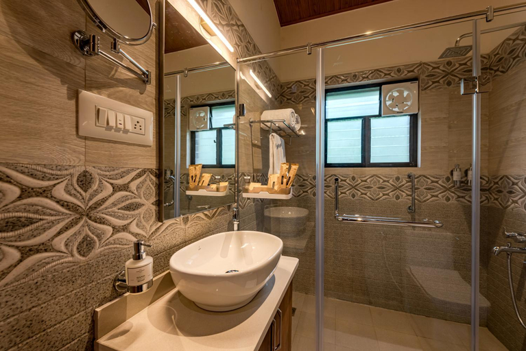 Bathroom 5, Shanthi Kunnj Riverside Exotica, Chikmagalur