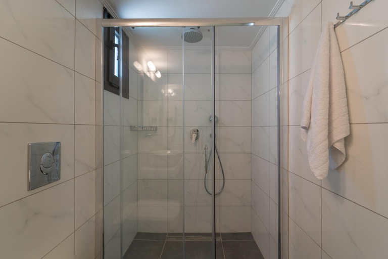 Bathroom 3, Achilles Hill Hotel, Peloponnese