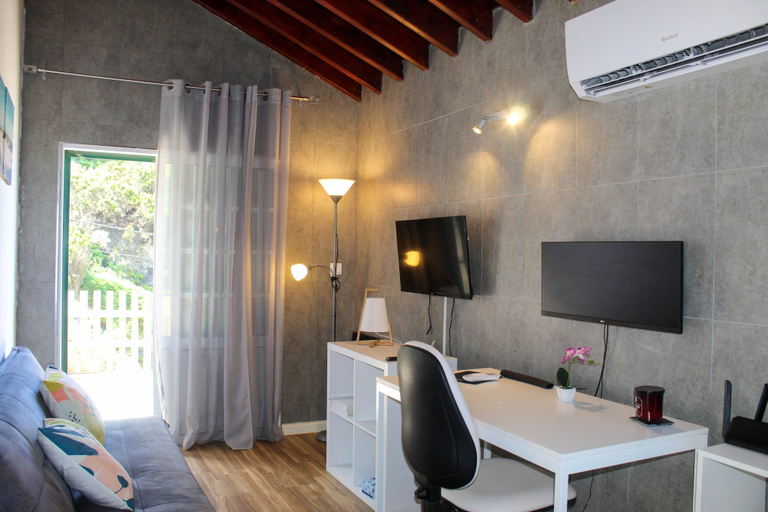 Others 5, House 37North, Ponta Delgada