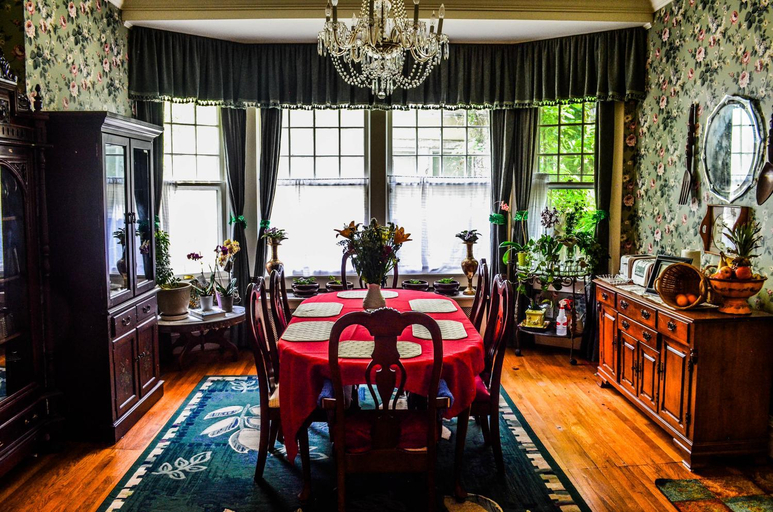 Food & Drinks, Greenwood Bed & Breakfast, Guilford