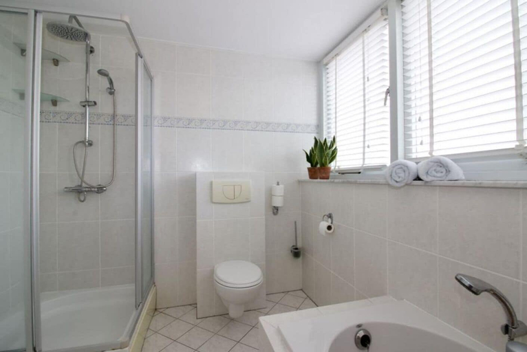 Bathroom 3, B&B Dijkhuis, Veere