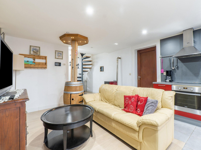 Others 5, Zoutleeuw Home With Pool, Vlaams Brabant