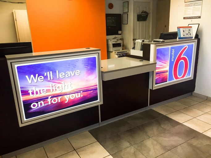Public Area 2, Motel 6 Bessemer, AL - Birmingham, Jefferson