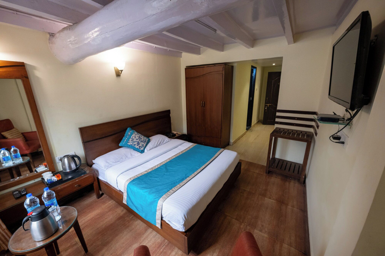 Bedroom 2, Hotel Himalaya, Nainital
