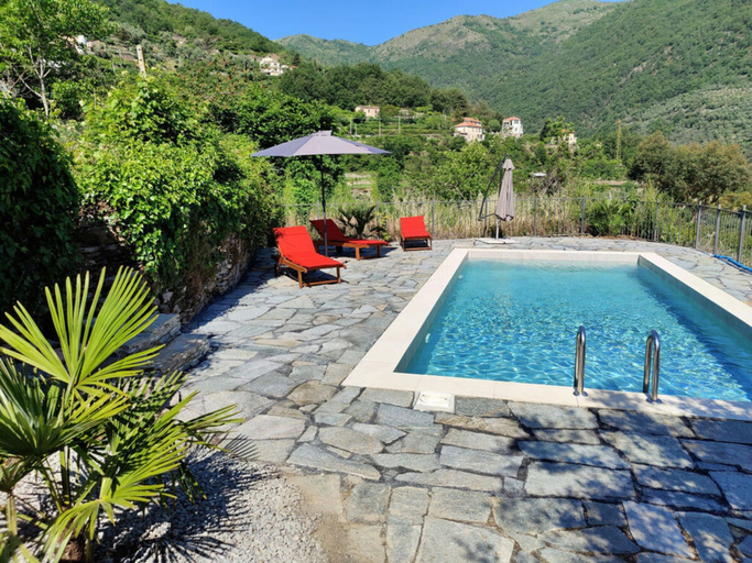 Pool 5, Casa Oreggi Comfortable Holiday Residence, Imperia