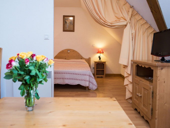 Bedroom 4, Retreat Near Lake Annecy, Haute-Savoie