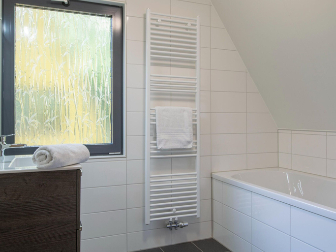 Bathroom 4, Holiday Home Near Breda & De Biesbosch, Oosterhout