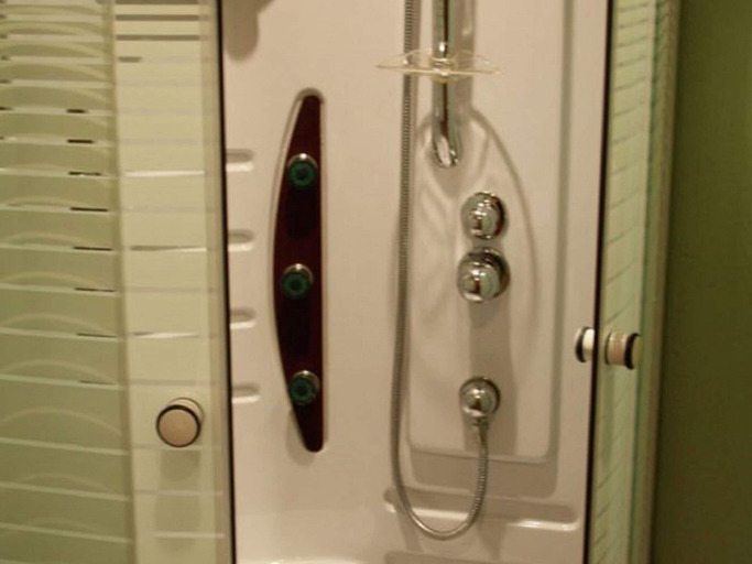 Bathroom 4, Malmedy Forestside Home, Liège