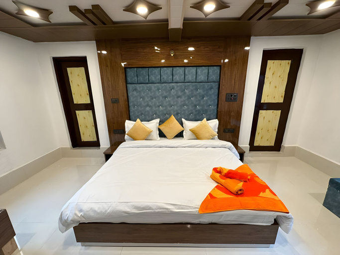 Bedroom 5, Shabnam Resort, Anantnag