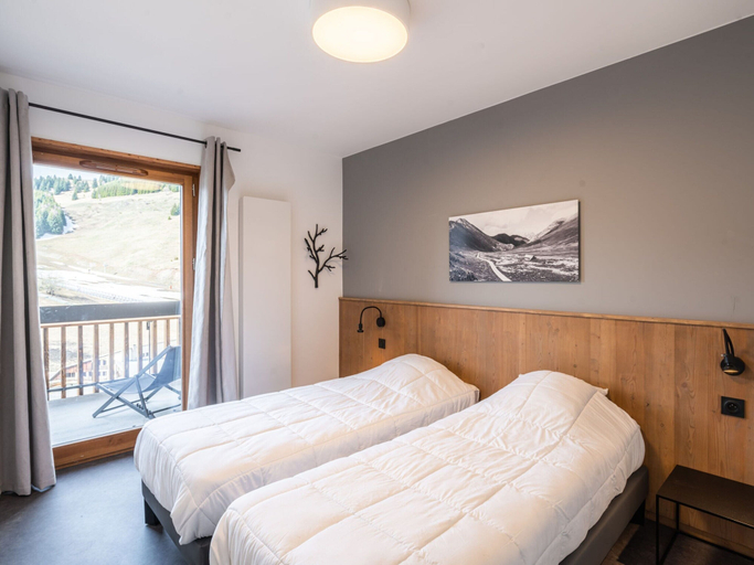 Bedroom 3, Chalet Apartment in Auris With Scenic Views, Isère