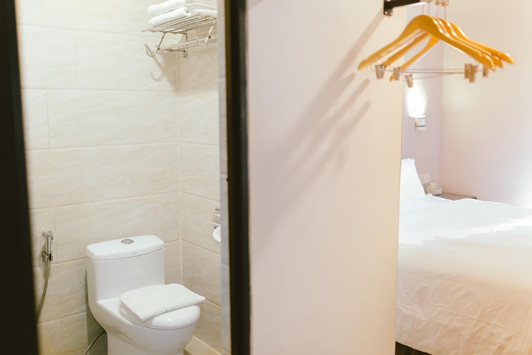Bathroom 23