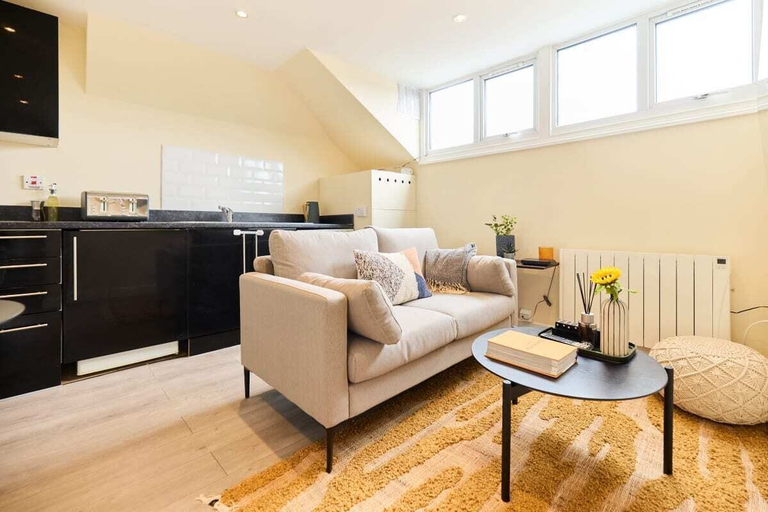 Others 1, The Peckam Gem - Serene 1bdr Flat, London