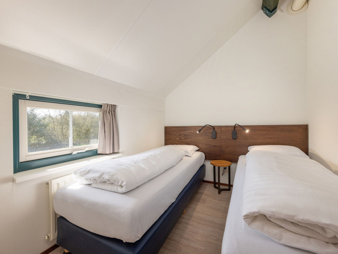 Room 4, Bungalow in Veluwe Near Harderwijk, Putten