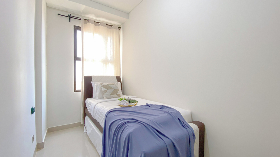 Bedroom 3, Comfort Living 2Br At Transpark Cibubur Apartment, Depok