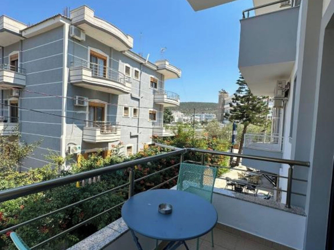 Others 5, Hotel Fabio, Sarandës
