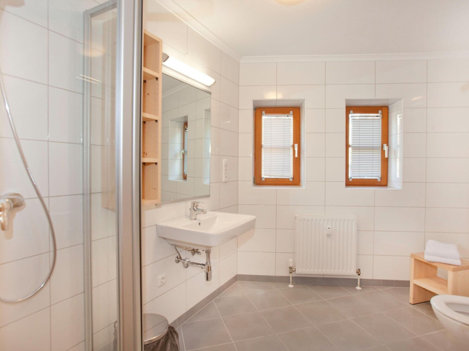 Bathroom 4, Apartment Wald im Pinzgau Near Ski Lift, Zell am See