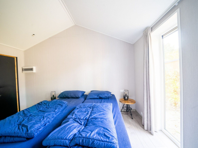 Others 5, Nice Chalet With Dishwasher, on the Veluwe, Ede