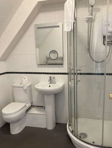 Bathroom 3, Donnington Guest House, Cornwall