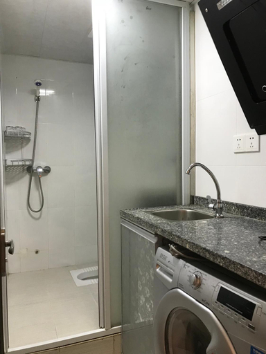 Bathroom 18