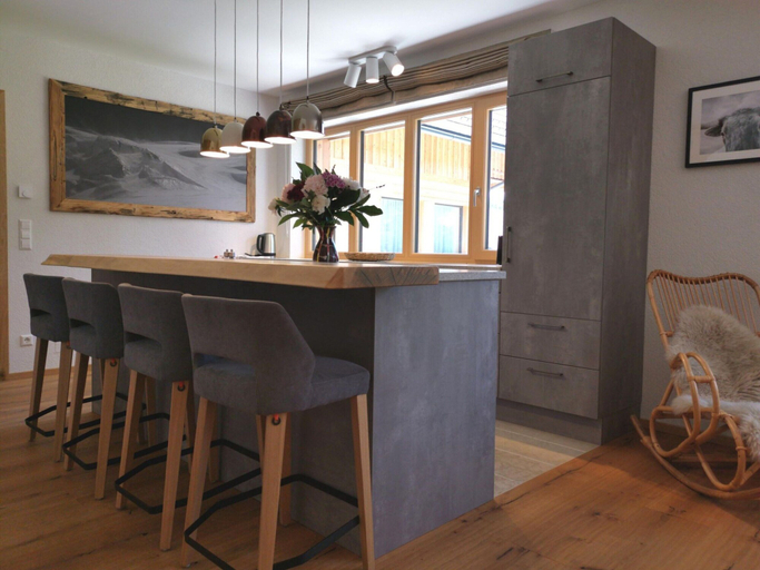 Dining 5, Premium Chalet in Tauplitz With Sauna and Pool, Liezen