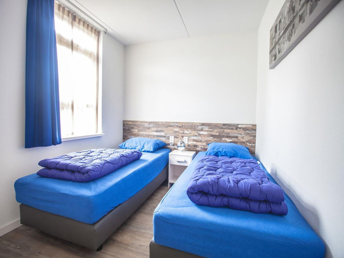 Bedroom 2, Spectacular Villa by the Lake, Medemblik