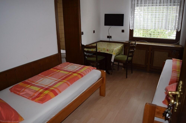 Bedroom 2, Zum Odenwald, Bergstraße