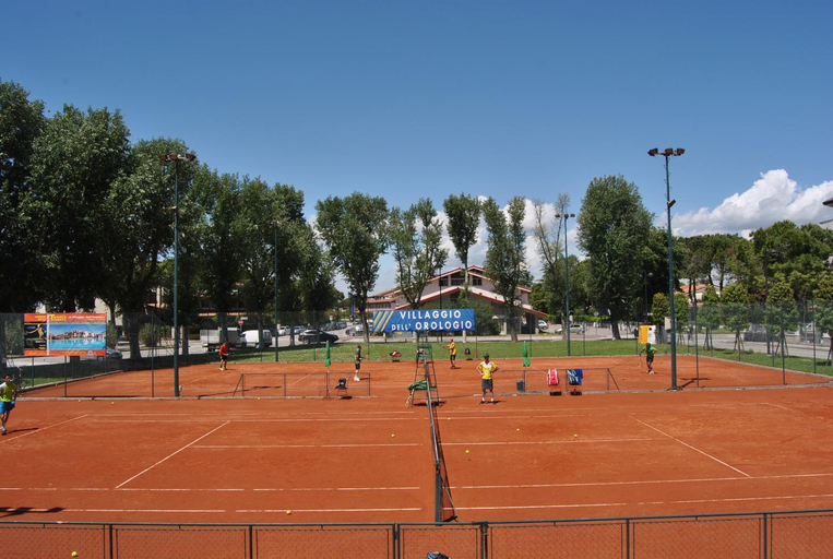 Tennis court