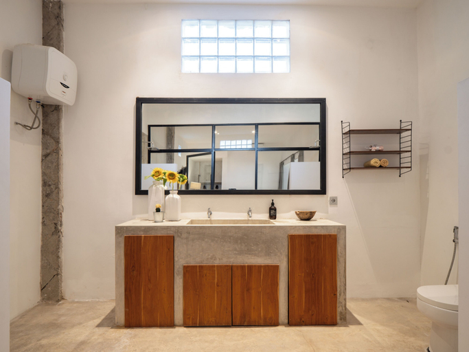 Bathroom 2, Berawa Factory Lofts, Badung