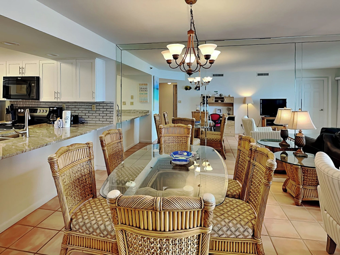 Food & Drinks, Emerald Towers by Southern Vacation Rentals, Okaloosa