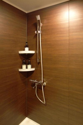 Bathroom 25