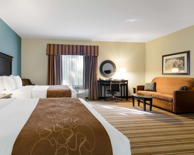 Bedroom 4, Comfort Suites Topeka Northwest, Shawnee