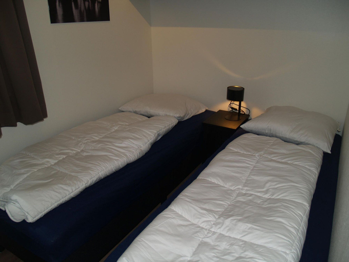 Room 2, Modern Chalet With Dishwasher on a Holiday Park, De Wolden