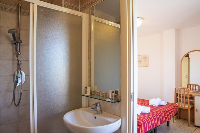 Bathroom 3, Hotel Beverly, Rimini